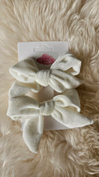 Haarclip strik velvet wit